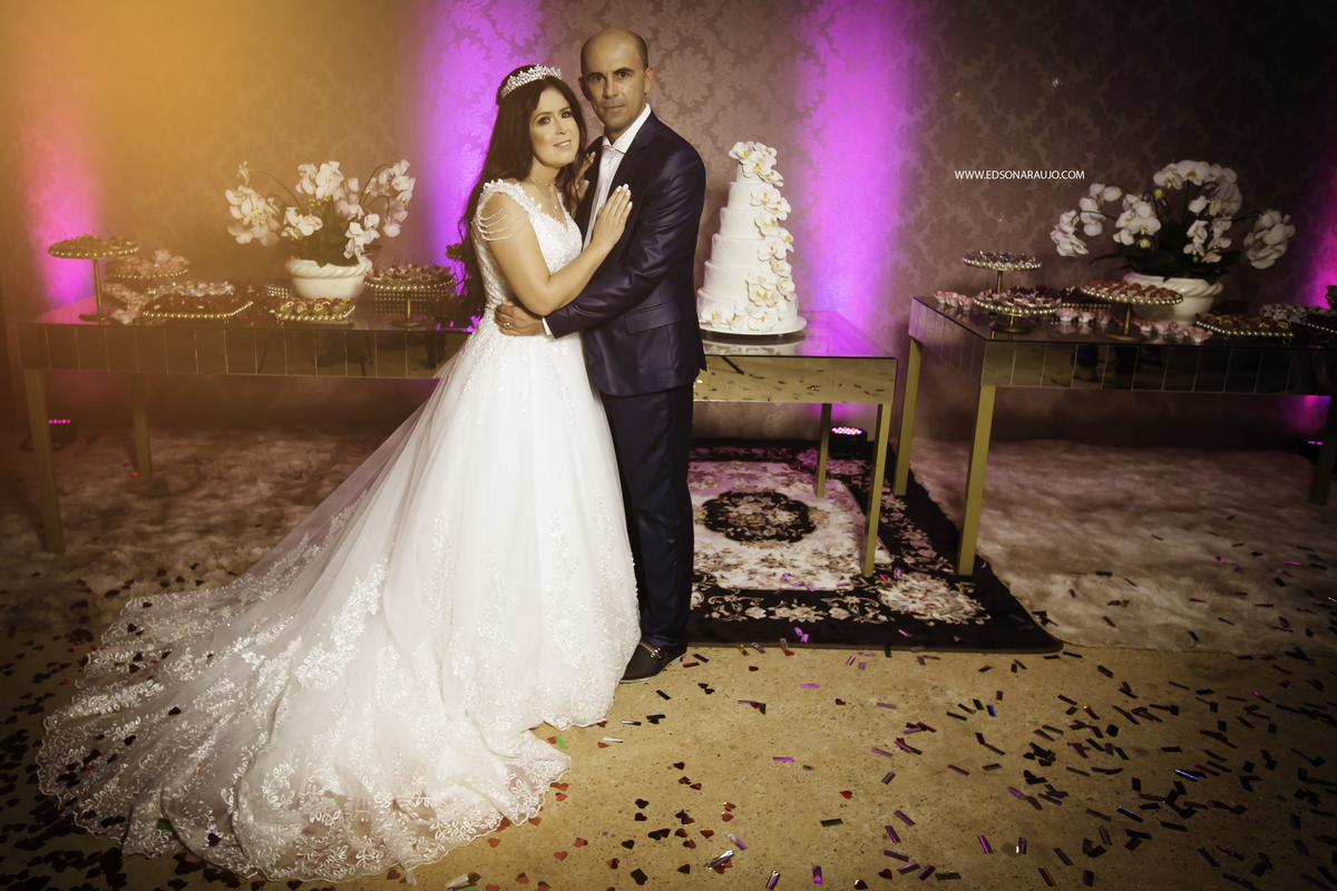 Casamento lindo no campo da Marlei e Jose Mario em Lagoa Grande em MG, Casamento ao por do sol, casamento no gramado, edson araujo fotografias, melhor fotografo de patos de minas e regiao, melhor fotografo de casamentos.