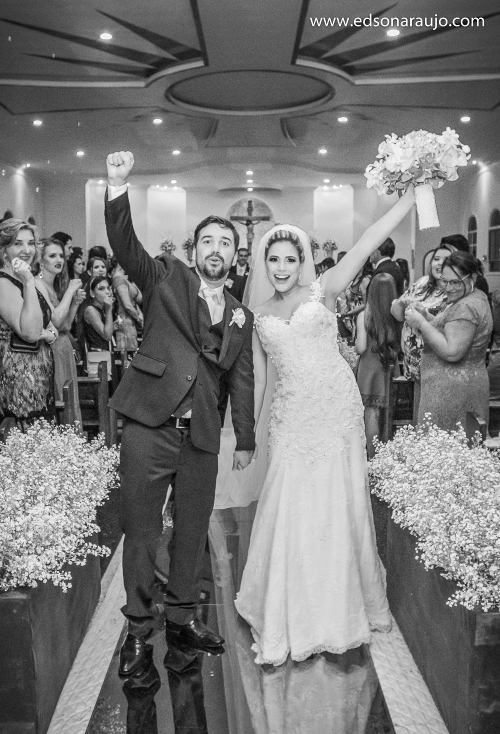 Decoração de casamentos em João Pinheiro, Igreja Matriz, Maquiagem de noiva, Cantores de casamento, João Pinheiro, Edson Araujo Fotografias, Vestido de noiva, vestido de madrinhas, Buquê de noiva