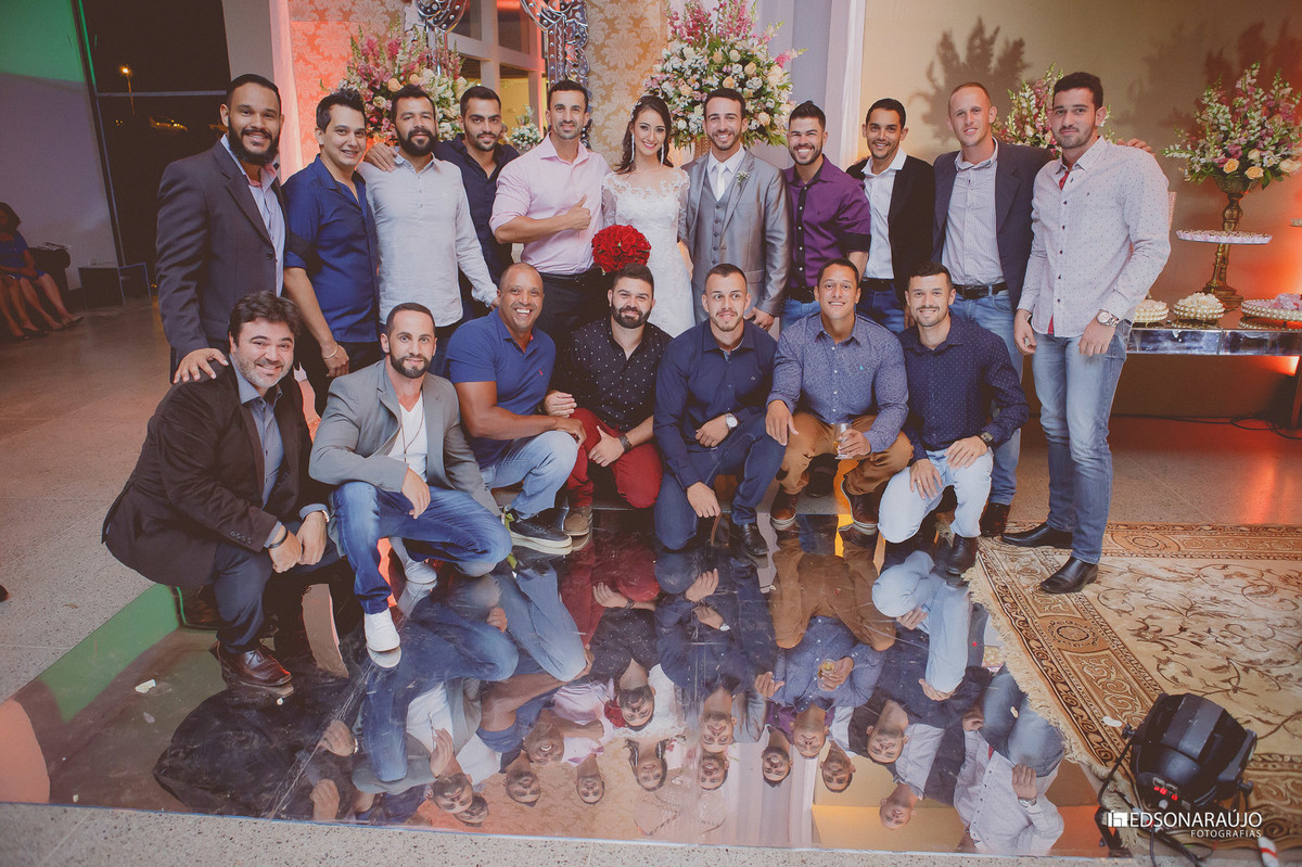 Edson, Edson ARaujo, Edson Araujo Fotografias, Noivas de João Pinheiro, Vestido de noiva, buque vermelhor, véu de noiva, Riviera, Salão do kika,