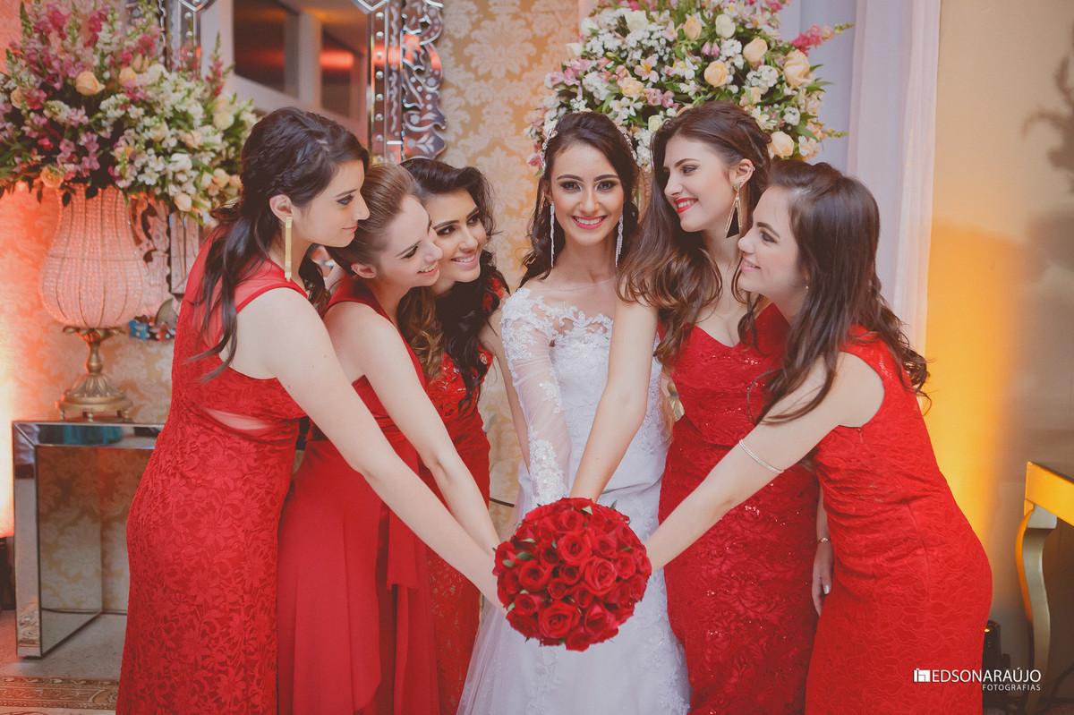 Edson, Edson ARaujo, Edson Araujo Fotografias, Noivas de João Pinheiro, Vestido de noiva, buque vermelhor, véu de noiva, Riviera, Salão do kika,