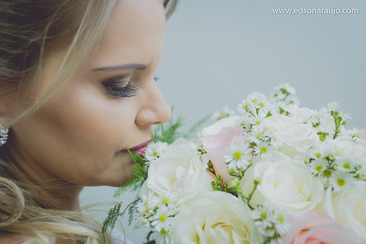 Edson Araujo Fotografias, Casando em João PInheiro - MG, Casamentos em João Pinheiro, Cassia e Luiz Fernando, Buquê de noiva, Sapatos de noiva, Vestido de noiva, maquiagem de noiva, penteado para noiv
