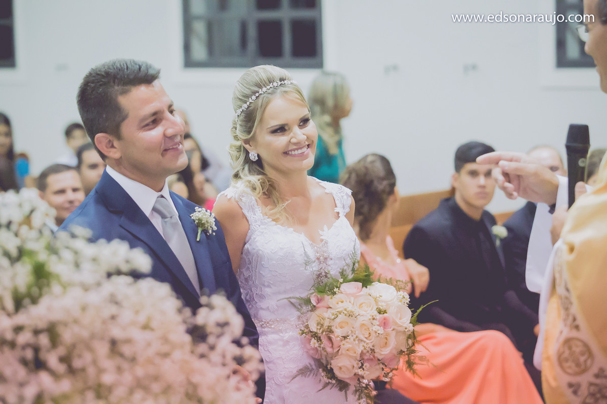 Edson Araujo Fotografias, Casando em João PInheiro - MG, Casamentos em João Pinheiro, Cassia e Luiz Fernando, Igreja São José em João Pinheiro, Fotógrafo de casamentos em João Pinheiro, Igreja linda