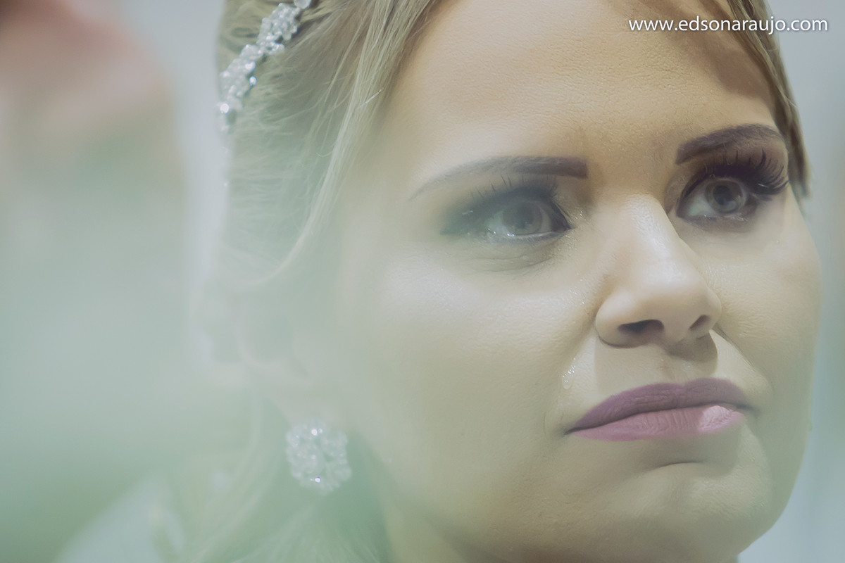 Edson Araujo Fotografias, Casando em João PInheiro - MG, Casamentos em João Pinheiro, Cassia e Luiz Fernando, Noiva chorando, Fotos com emoção, maquiagem de noiva, Melhor fotógrafo em João Pinheiro.