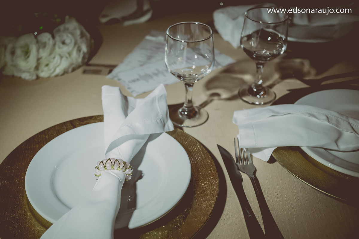 Edson Araujo Fotografias, Casando em João PInheiro - MG, Casamentos em João Pinheiro, Cassia e Luiz Fernando, Namastê em João Pinheiro MG, Bolo de casamento em João Pinheiro, Maquete em João Pinheiro.