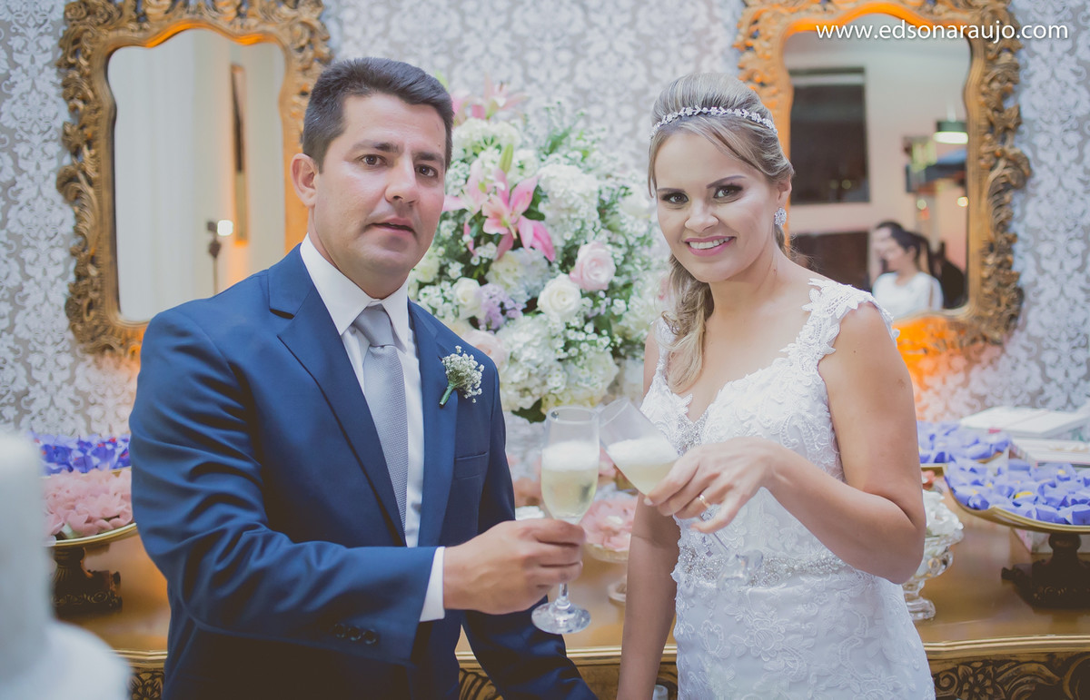 Edson Araujo Fotografias, Casando em João PInheiro - MG, Casamentos em João Pinheiro, Cassia e Luiz Fernando, Namastê em João Pinheiro MG, Bolo de casamento em João Pinheiro, Maquete em João Pinheiro.
