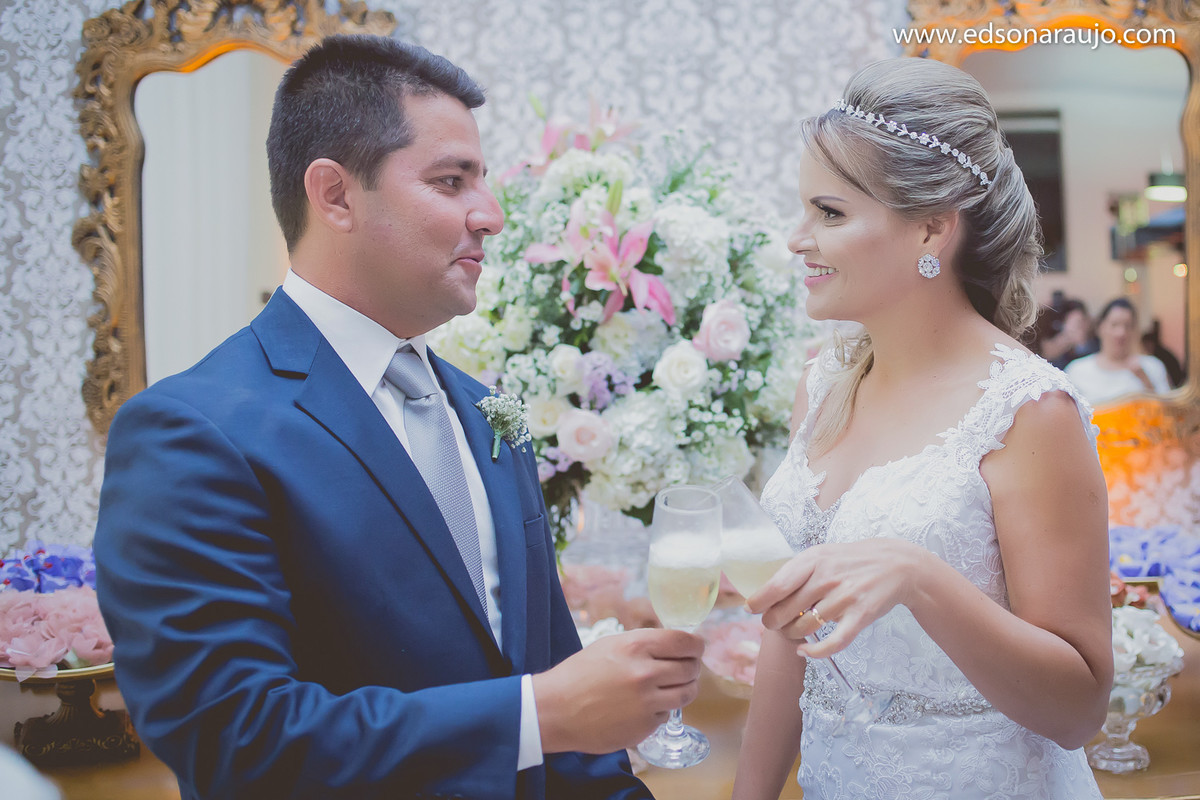 Edson Araujo Fotografias, Casando em João PInheiro - MG, Casamentos em João Pinheiro, Cassia e Luiz Fernando, Namastê em João Pinheiro MG, Bolo de casamento em João Pinheiro, Maquete em João Pinheiro.