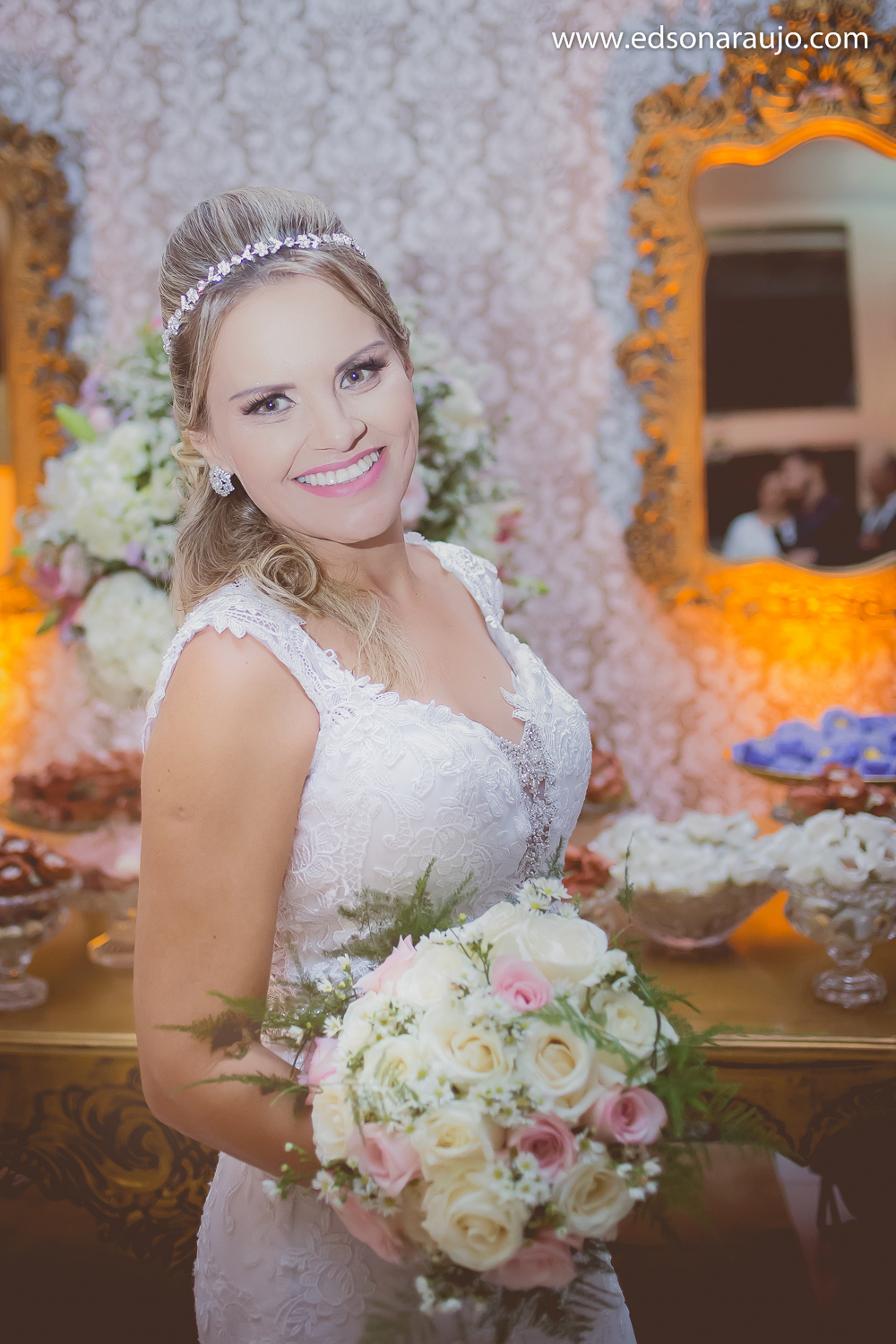 Edson Araujo Fotografias, Casando em João PInheiro - MG, Casamentos em João Pinheiro, Cassia e Luiz Fernando, Namastê em João Pinheiro MG, Bolo de casamento em João Pinheiro, Maquete em João Pinheiro.