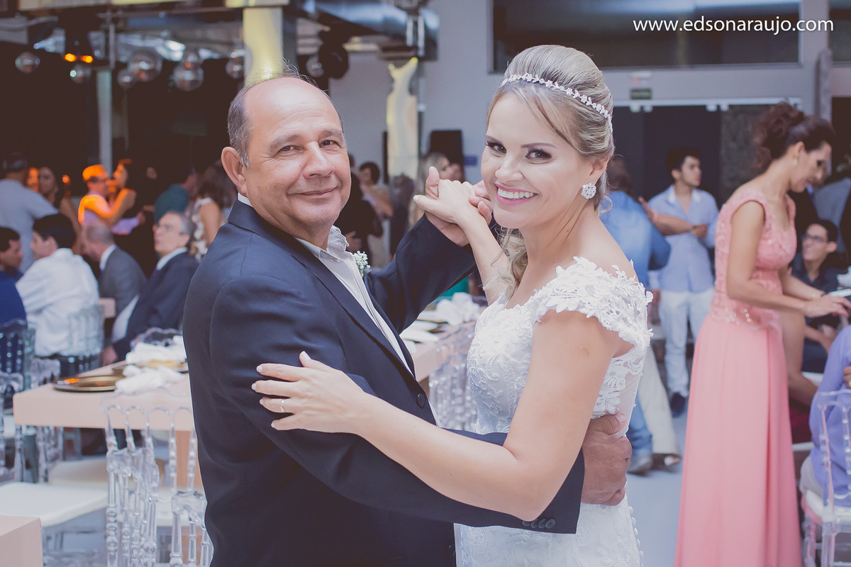 Edson Araujo Fotografias, Casando em João PInheiro - MG, Casamentos em João Pinheiro, Cassia e Luiz Fernando, Namastê em João Pinheiro MG, Bolo de casamento em João Pinheiro, Maquete em João Pinheiro.