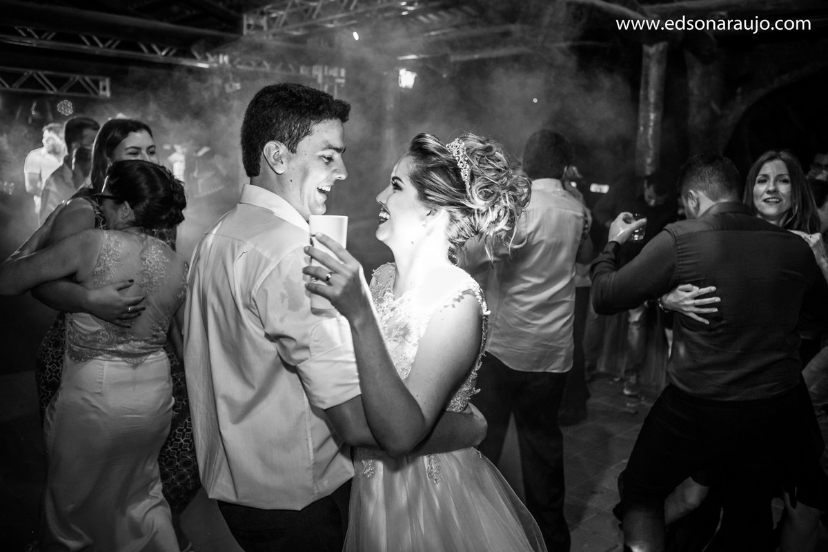 Fotografo Edson Araujo, Edson Araujo Fotografias, Lara e Vinicius Lagoa Grande MG, Casando em Lagoa Grande, Casamento Lara e Vinicius, Viviani Correa, Fotografo de casamentos em Minas Gerais.