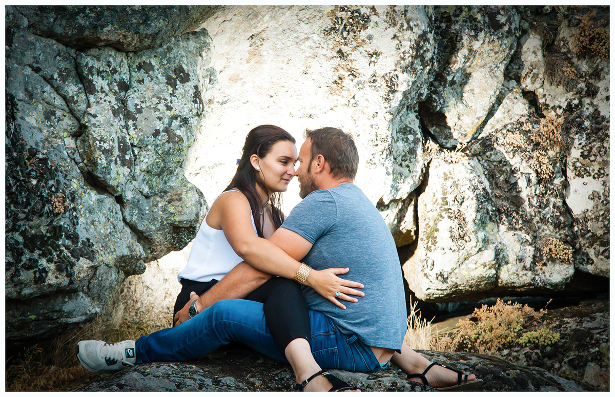 Os noivos com ternura- Sessão pré casamento