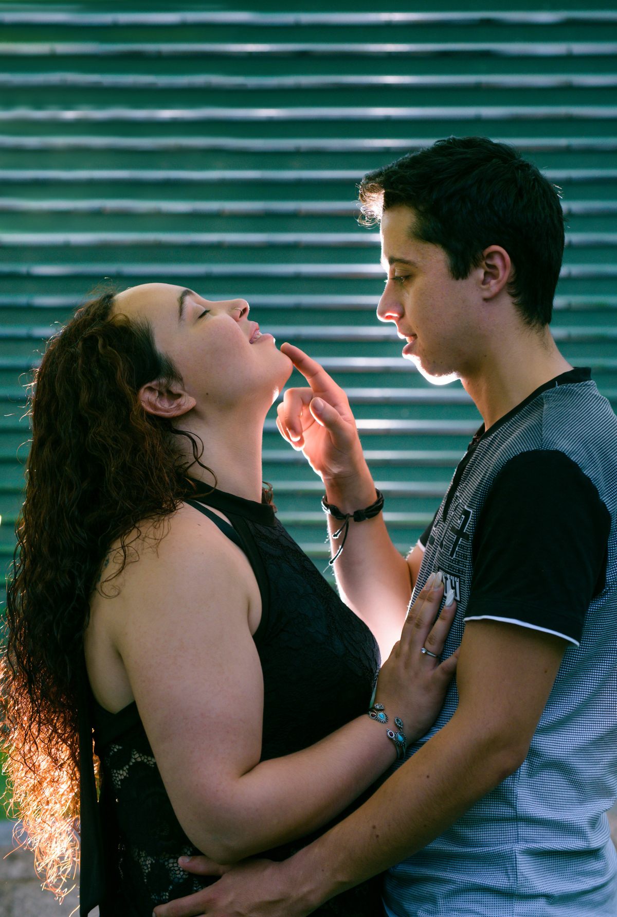 A ternura dos noivos-sessão fotográfica de namorados-Bragança
