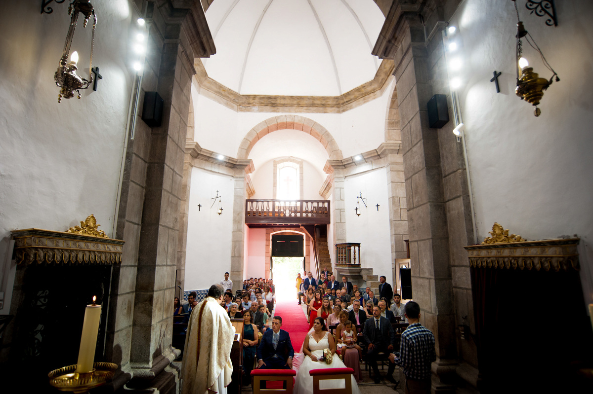A cerimonia na igreja-fotografo de casamento-Bragança