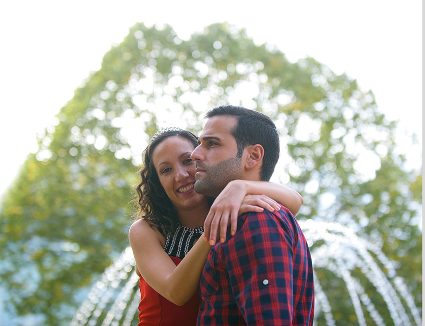 Fotografia dos noivos no Jardim José de Almeida em Bragança