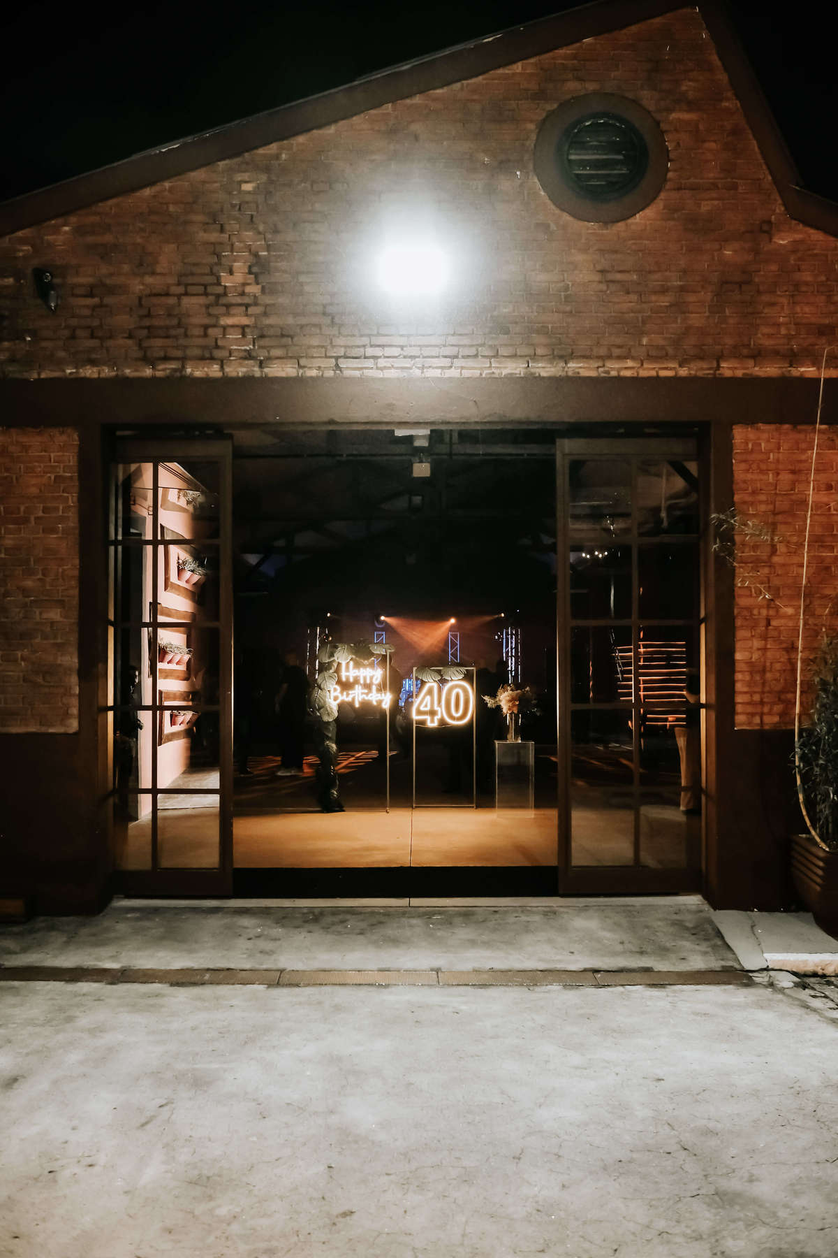 Aniversário 40 anos decoração minimalista fotógrafa, Espaço Villa935, Santo André