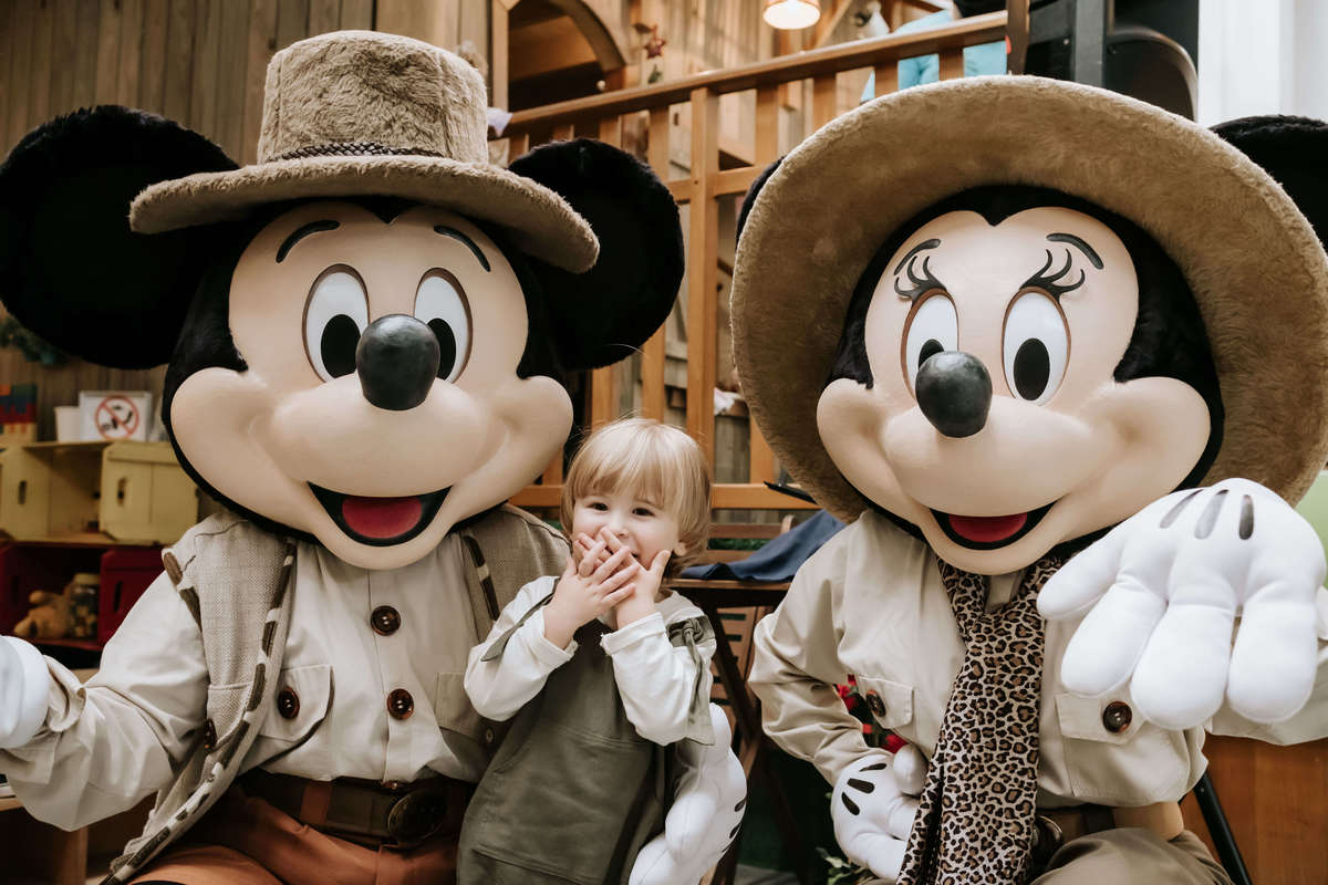 Festa infantil 2 anos menino tema Mickey Safari Buffet Espaço Formigueiro fotógrafa fotos naturais, São Paulo