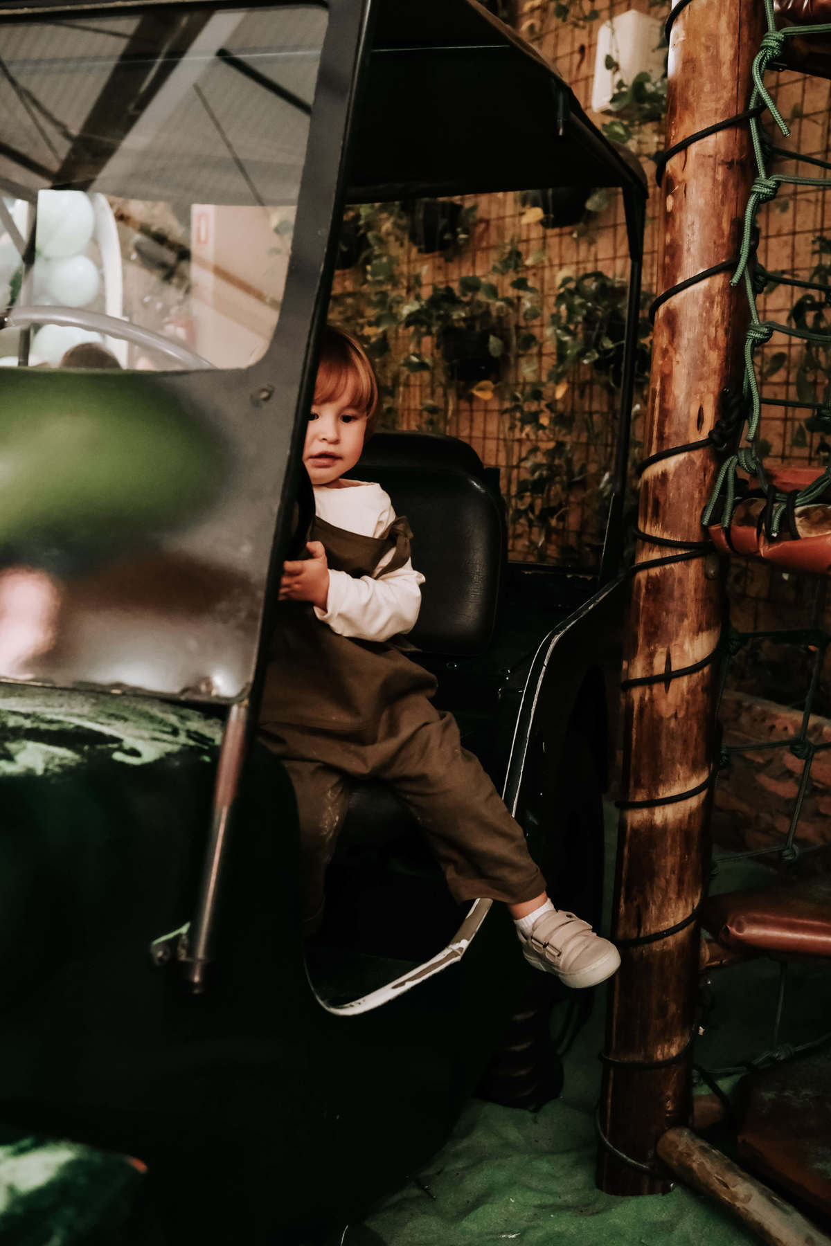 Festa infantil 2 anos menino tema Mickey Safari Buffet Espaço Formigueiro fotógrafa fotos naturais, São Paulo