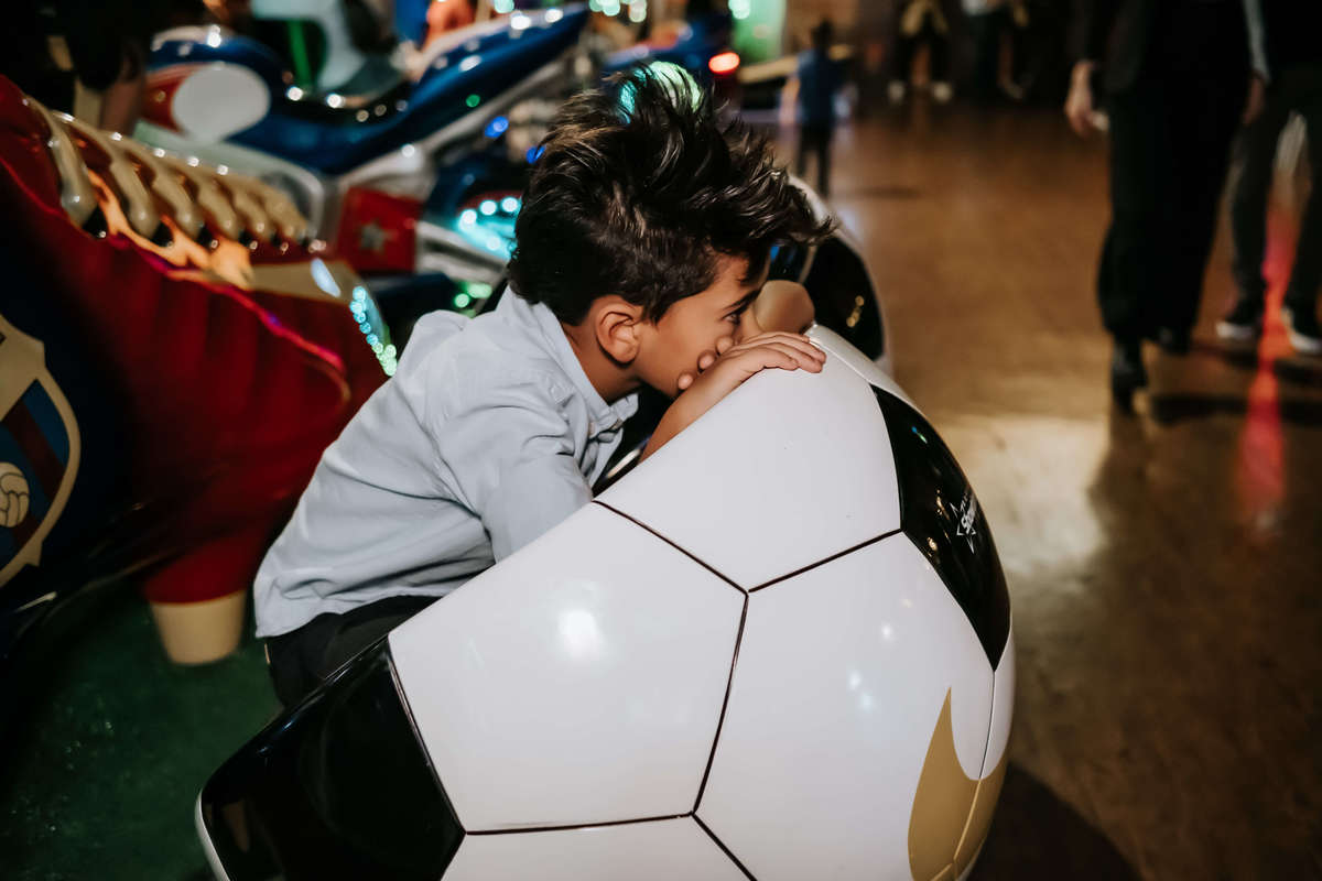 Fotógrafa festa 40 anos decoração minimalista Buffet Showtime Kids São Caetano do Sul