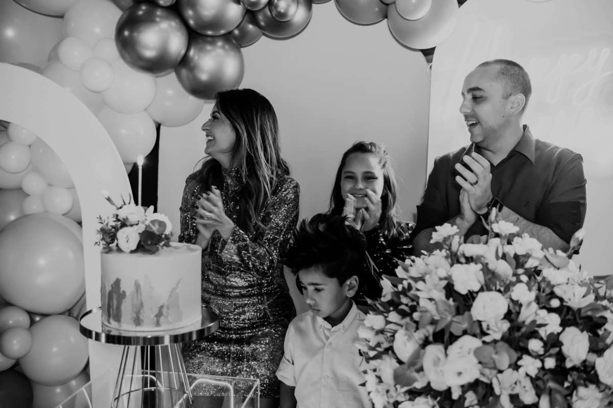 Fotógrafa festa 40 anos decoração minimalista Buffet Showtime Kids São Caetano do Sul