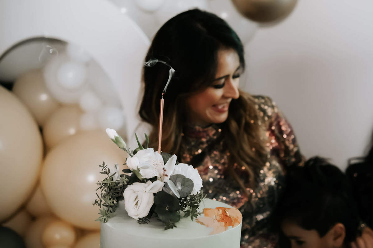 Fotógrafa festa 40 anos decoração minimalista Buffet Showtime Kids São Caetano do Sul