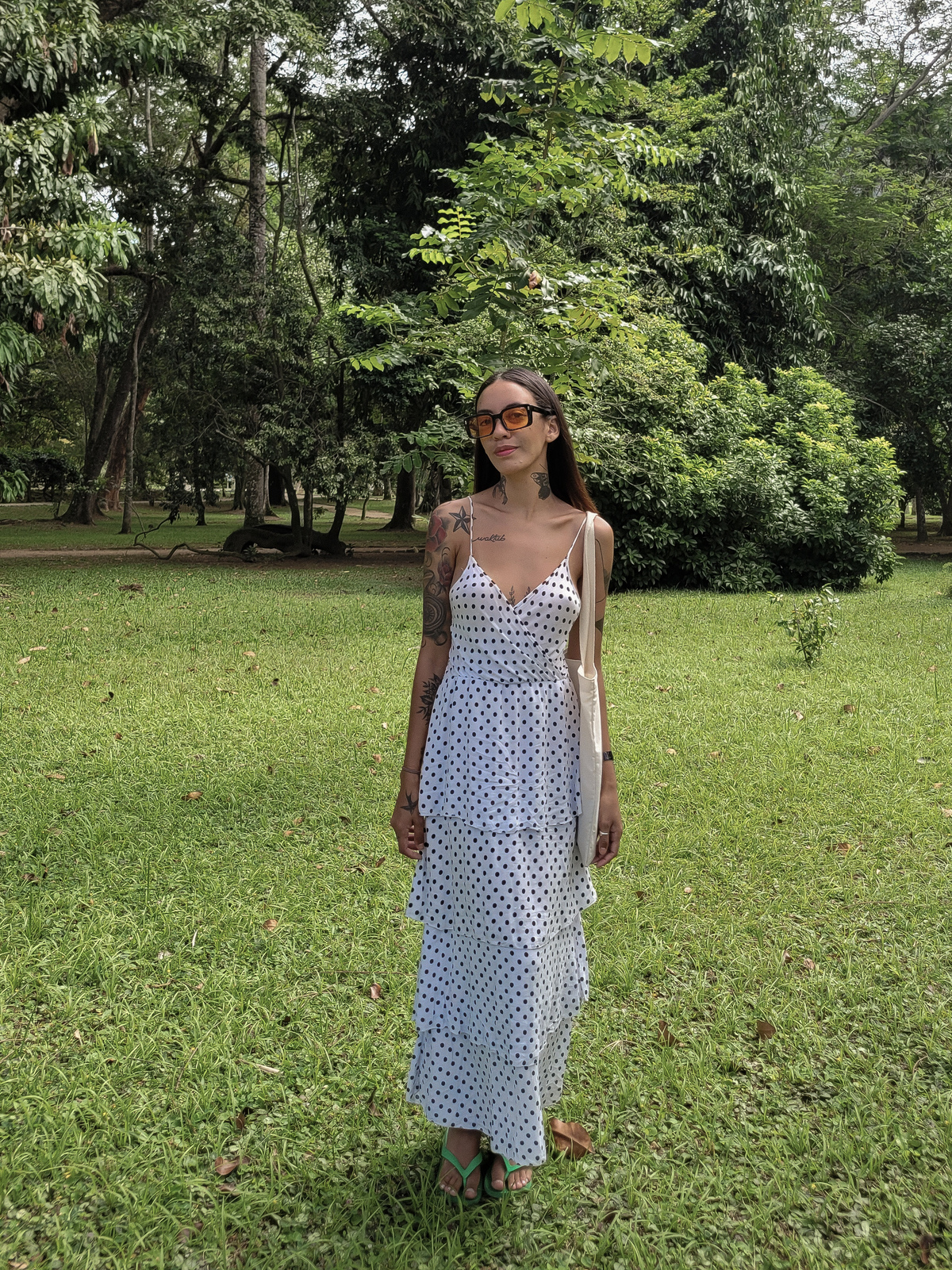 mulher-jardim-botanico-linda