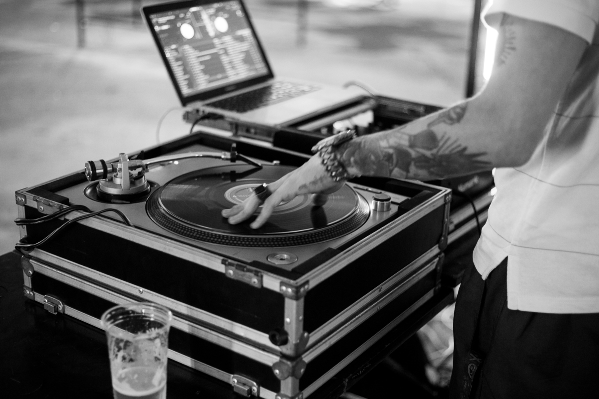 dj-vinil-foto-preta-branco