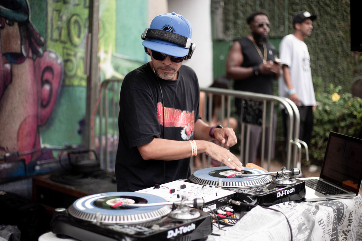 dj-tocando