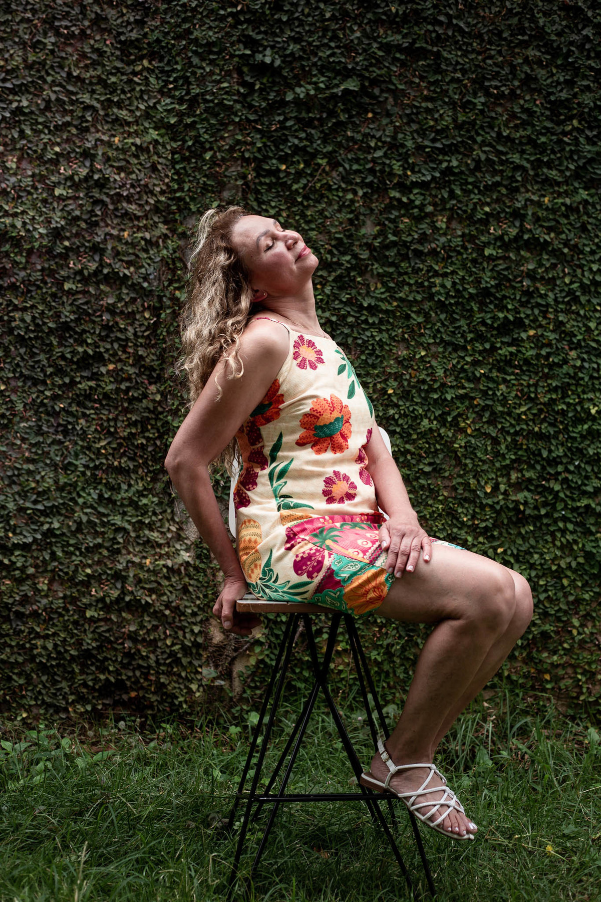 mulher-madura-sentada