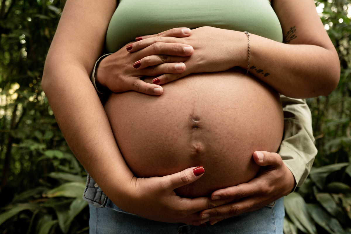 retrato-gestante-parque-natureza