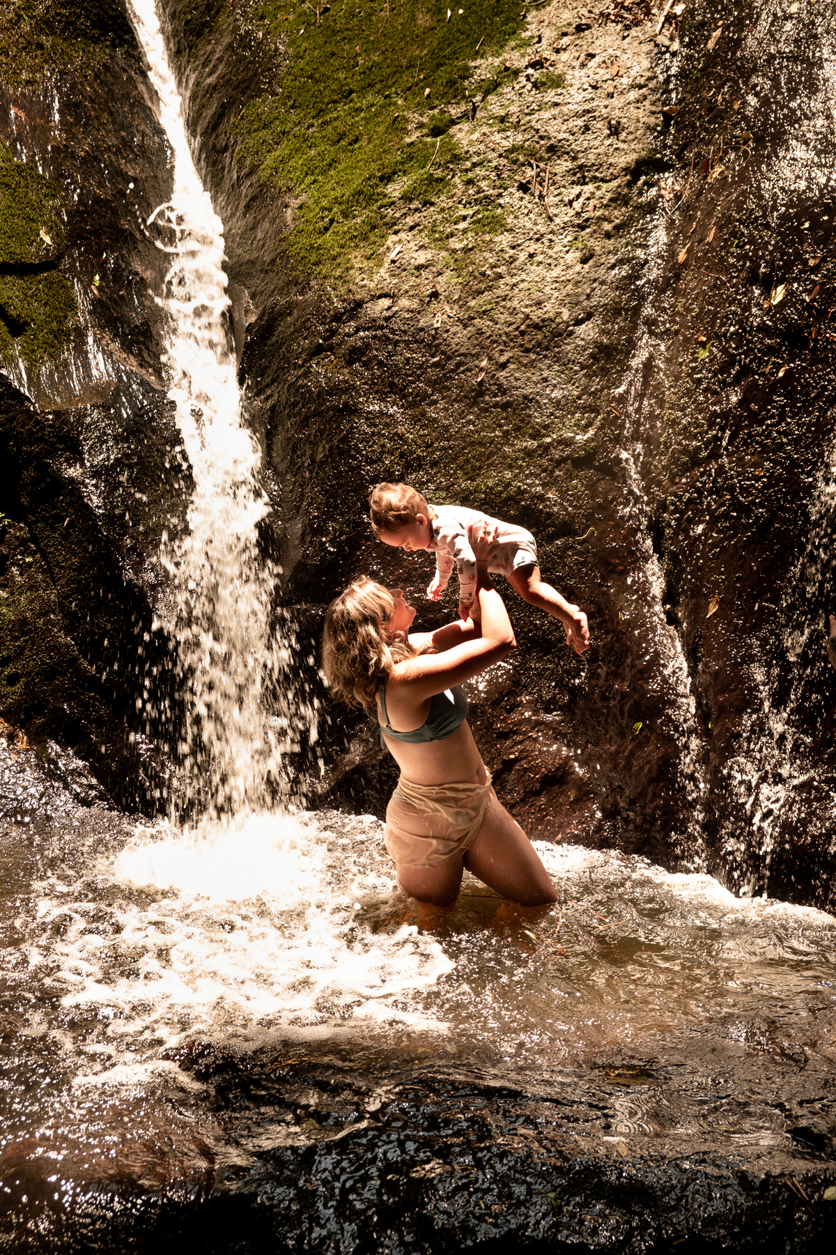 fotografia-familia-cachoeira