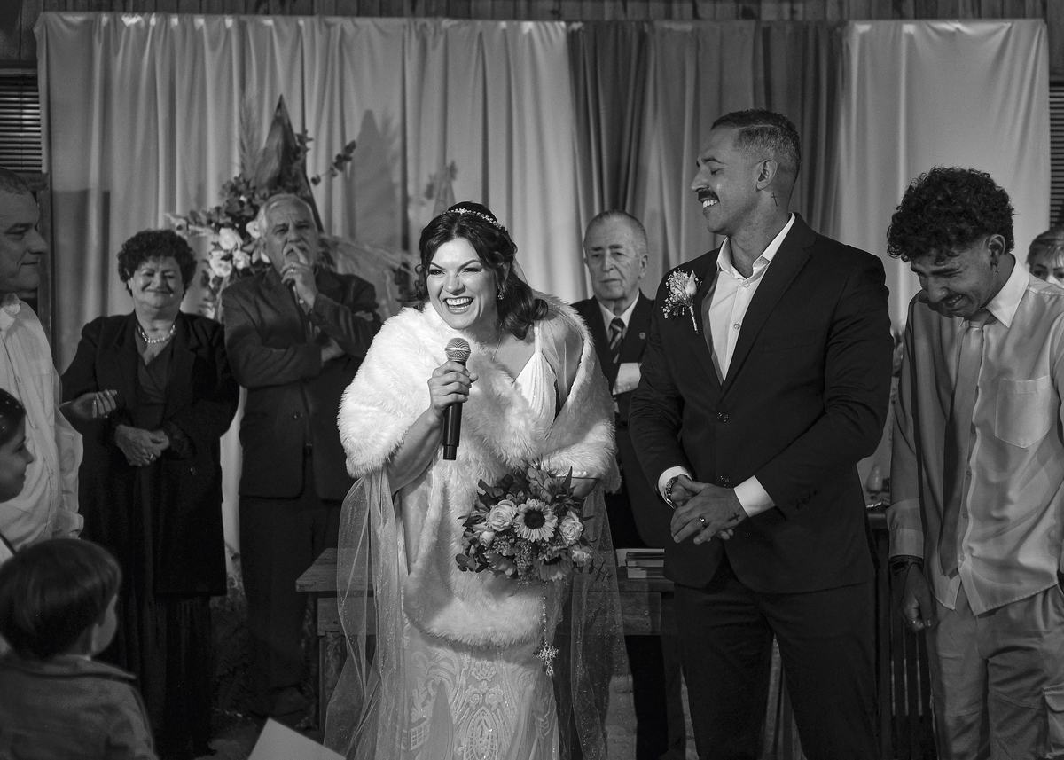 Começa o discurso do casal.