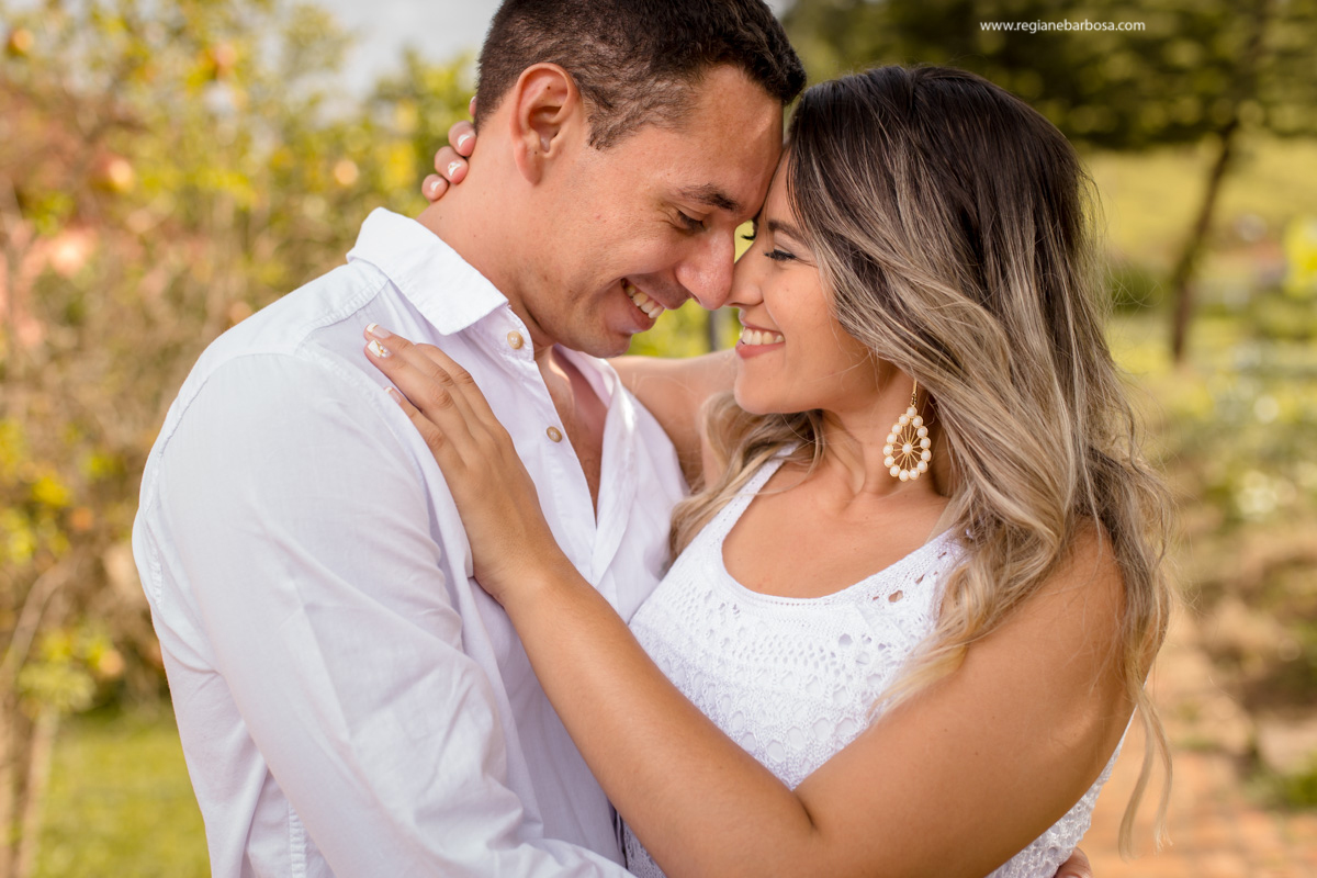 ensaio de casal pousada serra que chora itanhandu mg regiane barbosa fotografia espontaneidade e emocao a flor da pele
