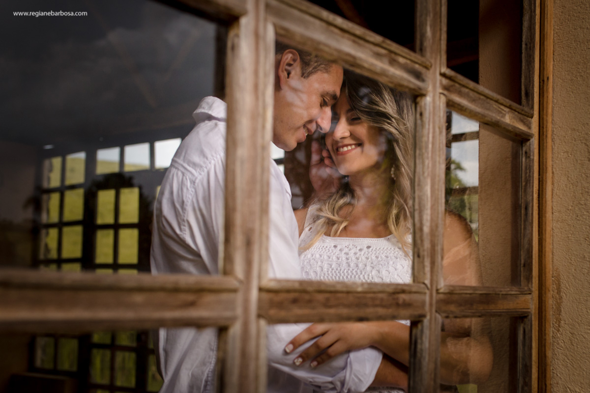 ensaio de casal pousada serra que chora itanhandu mg regiane barbosa fotografia espontaneidade e emocao a flor da pele