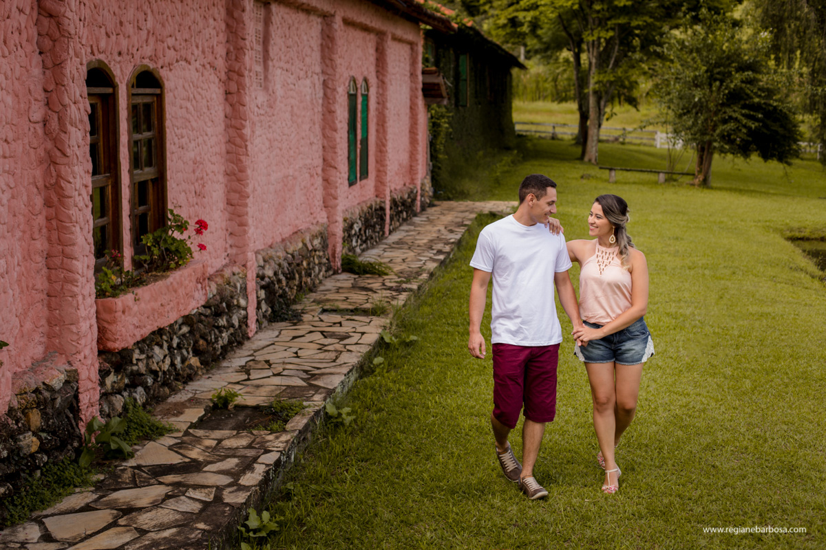 ensaio de casal pousada serra que chora itanhandu mg regiane barbosa fotografia espontaneidade e emocao a flor da pele