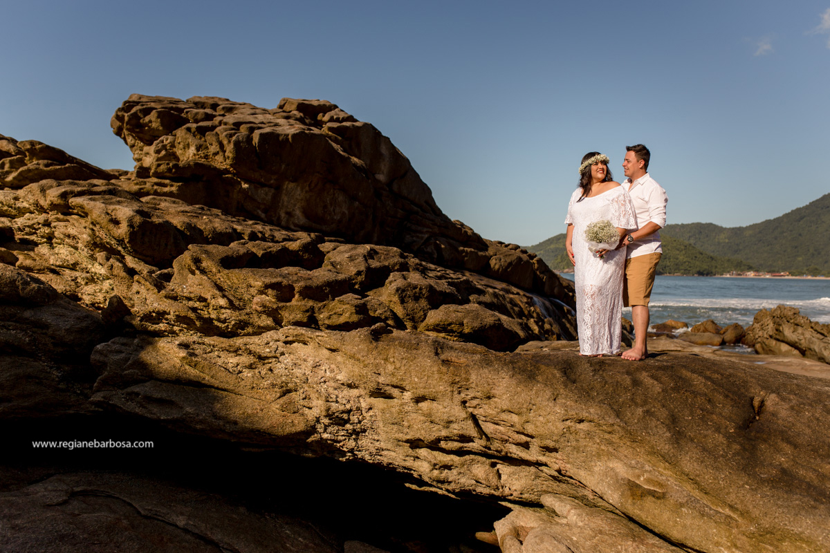 Fotografia de Casal Trindade Paraty RJ Regiane Barbosa fotografa em Cruzeiro SP