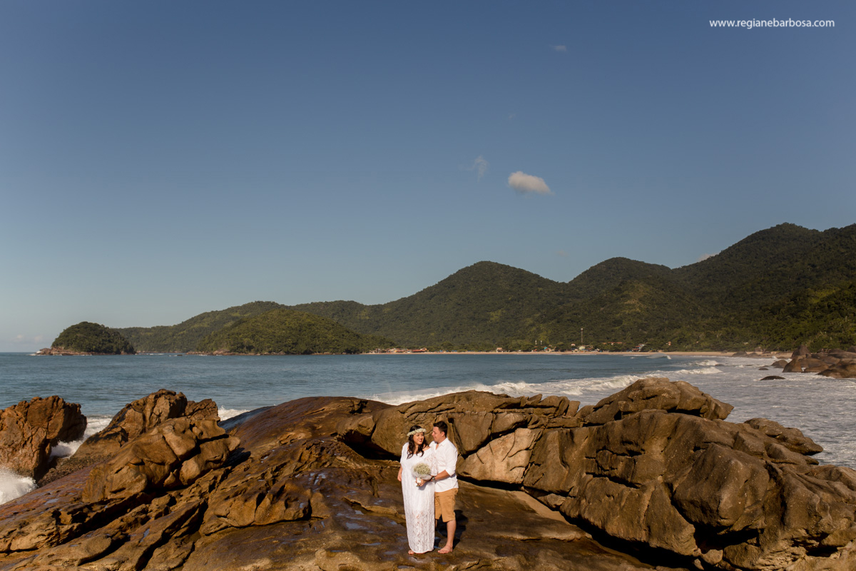 Fotografia de Casal Trindade Paraty RJ Regiane Barbosa fotografa em Cruzeiro SPFotografia de Casal Trindade Paraty RJ Regiane Barbosa fotografa em Cruzeiro SP