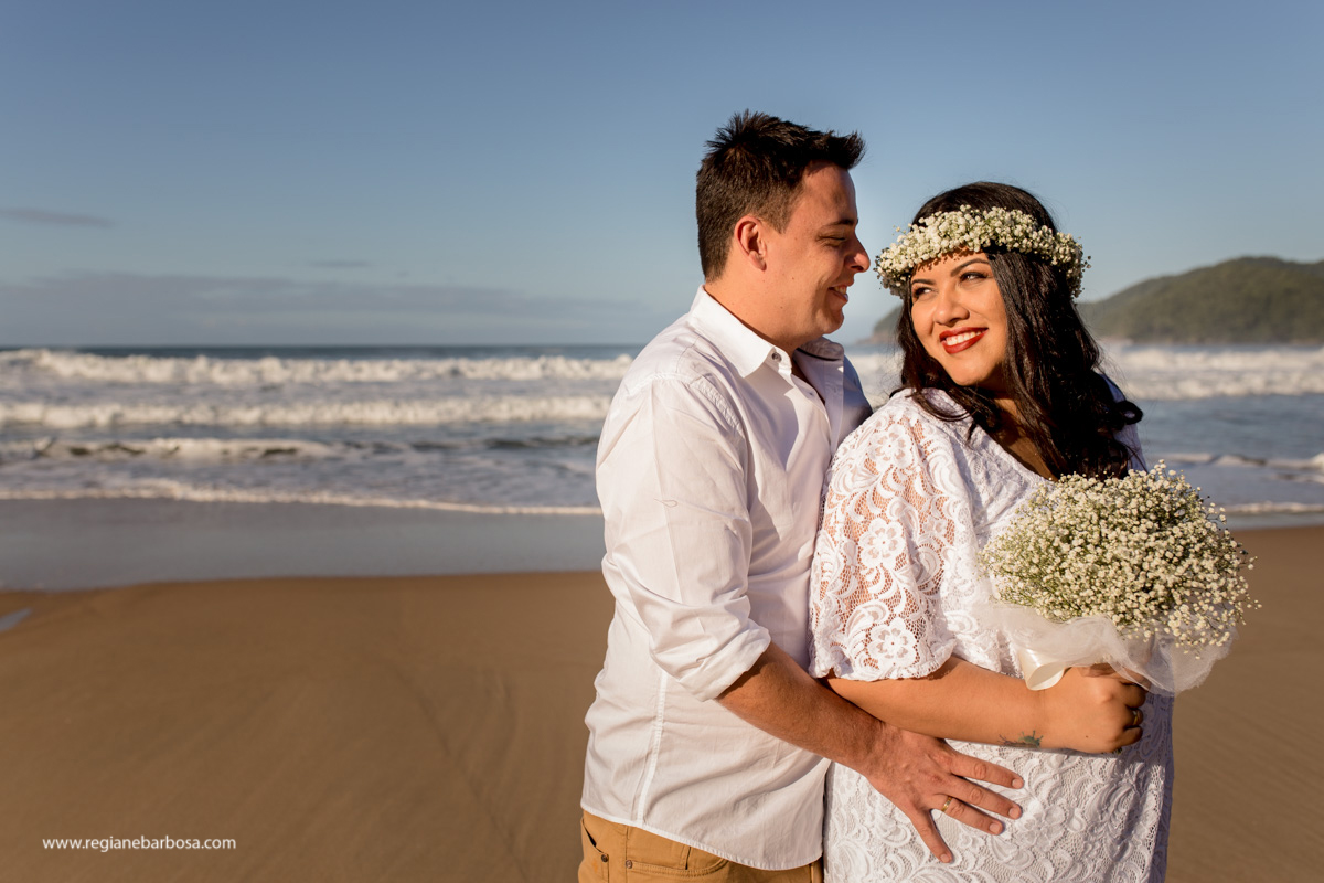 Fotografia de Casal Trindade Paraty RJ Regiane Barbosa fotografa em Cruzeiro SP