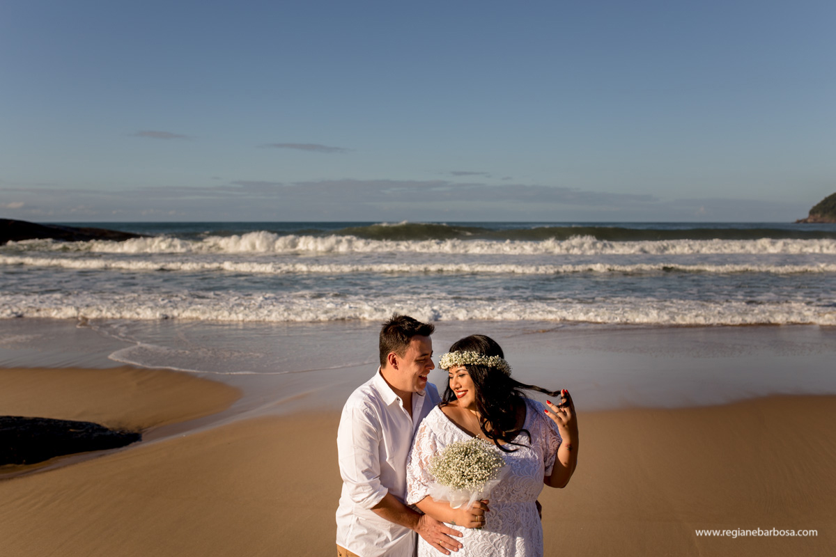 Fotografia de Casal Trindade Paraty RJ Regiane Barbosa fotografa em Cruzeiro SP