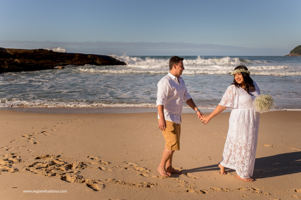Fotografia de Casal Trindade Paraty RJ Regiane Barbosa fotografa em Cruzeiro SP