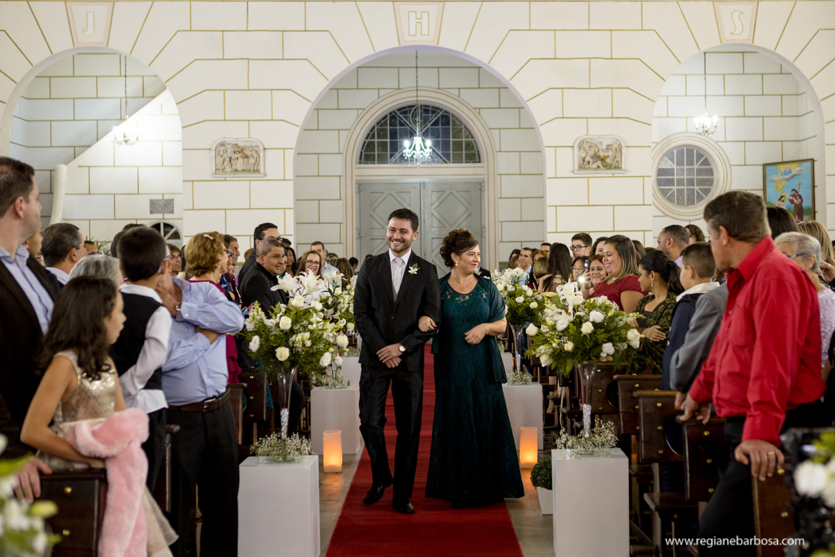 http://www.regianebarbosa.com/portfolio/casamento/125137-casamento-luara-e-marcio-cachoeira-paulista-sp