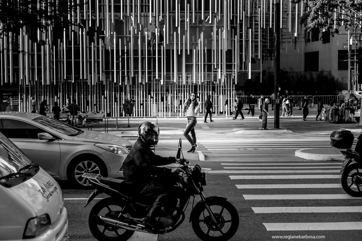 Avenida Paulista Sao Paulo ensaio fotografico 15 anos espontaneidade movimento cores Regiane Barbosa