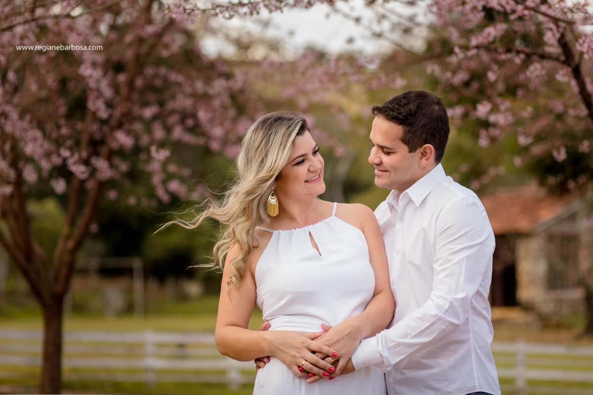 Pousada Serra que Chora Itanhandu MG Cerejeiras Fotografia de Casal espontaneidade e beleza lugar agradavel Regiane Barbosa Fotografa Casamento