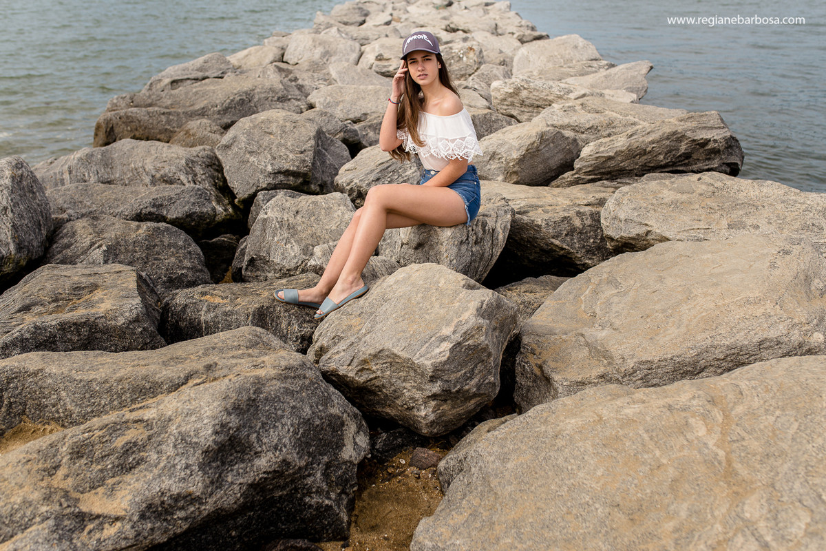 Fotografia Trindade Paraty RJ barco baloes ceu azul mar tranquilo ensaio 15 anos praia Regiane Barbosa Fotografia