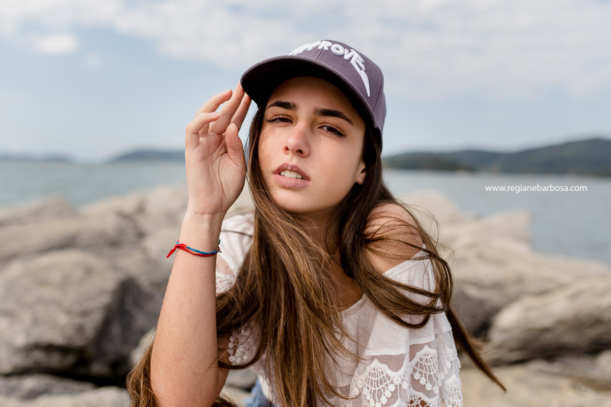 Fotografia Trindade Paraty RJ barco baloes ceu azul mar tranquilo ensaio 15 anos praia Regiane Barbosa Fotografia