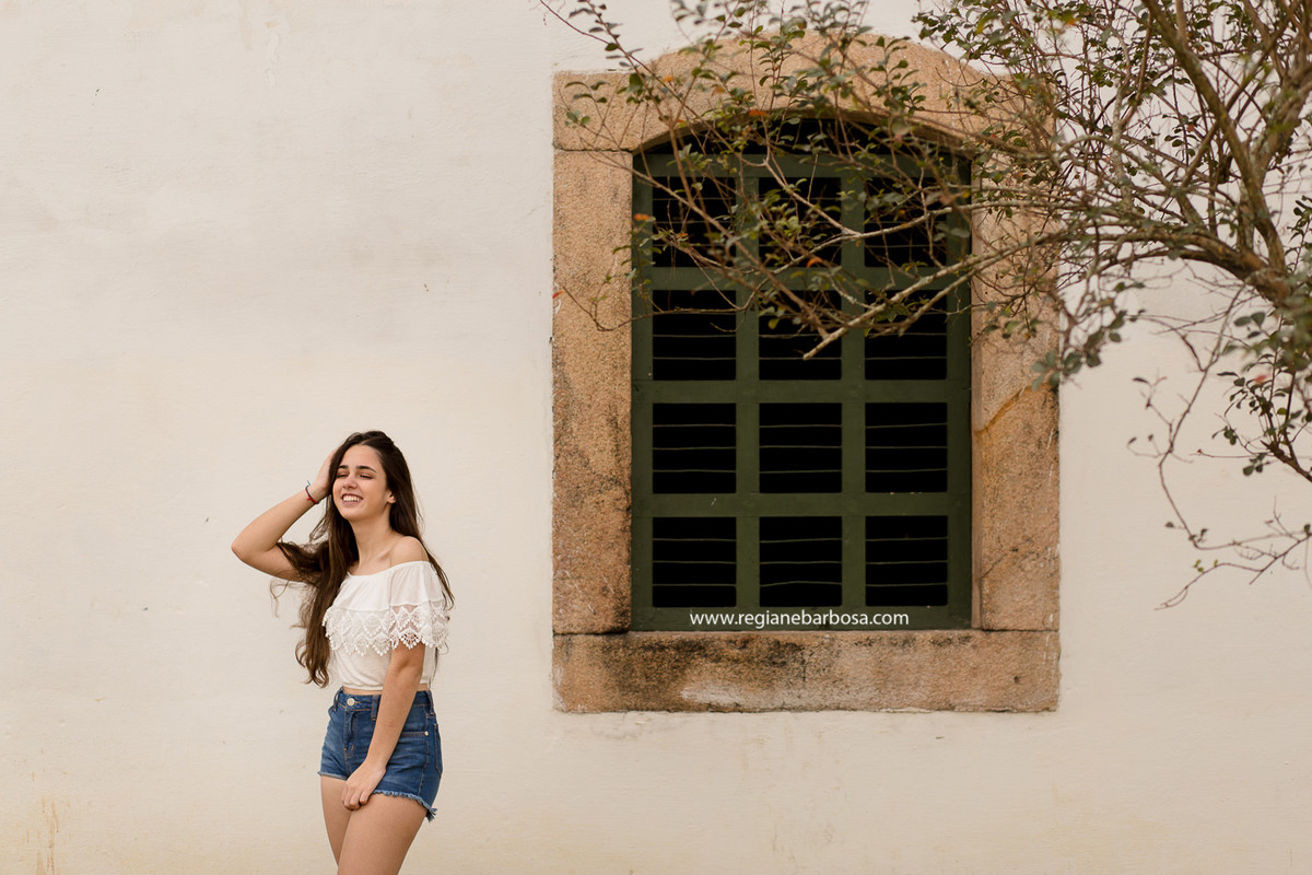 Fotografia Trindade Paraty RJ barco baloes ceu azul mar tranquilo ensaio 15 anos praia Regiane Barbosa Fotografia