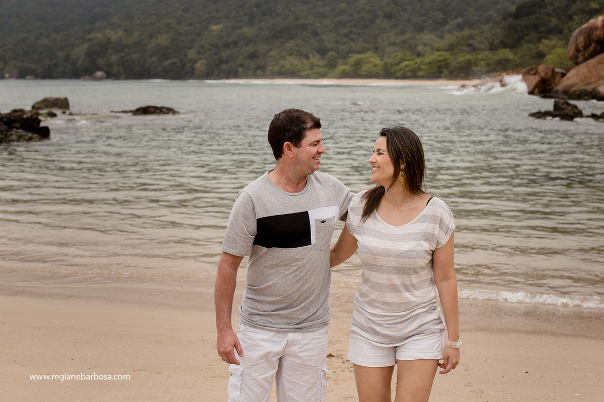 Fotografia de Casal Paraty Trindade RJ Regiane Barbosa Fotografa Vale do Paraiba
