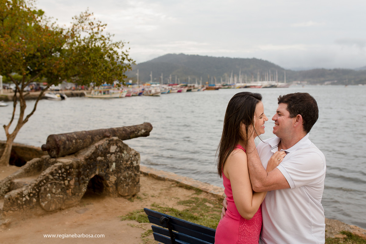 Fotografia de Casal Paraty Trindade RJ Regiane Barbosa Fotografa Vale do Paraiba