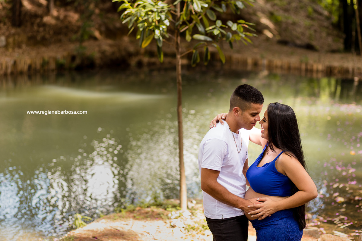 Gestacao fotografia de gestante em cruzeiro ao ar livre natureza espontaneidade regiane barbosa fotografia