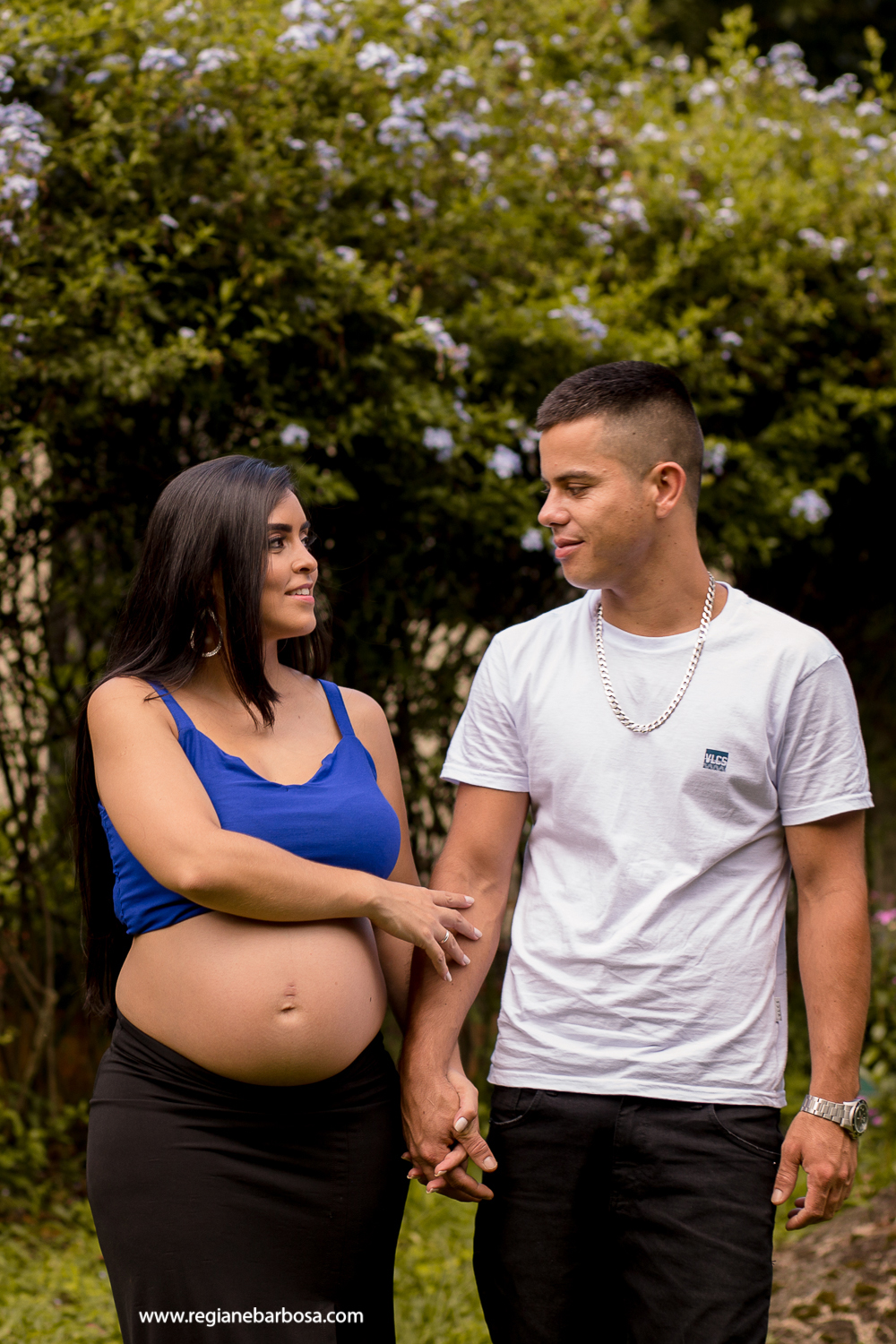Gestacao fotografia de gestante em cruzeiro ao ar livre natureza espontaneidade regiane barbosa fotografia
