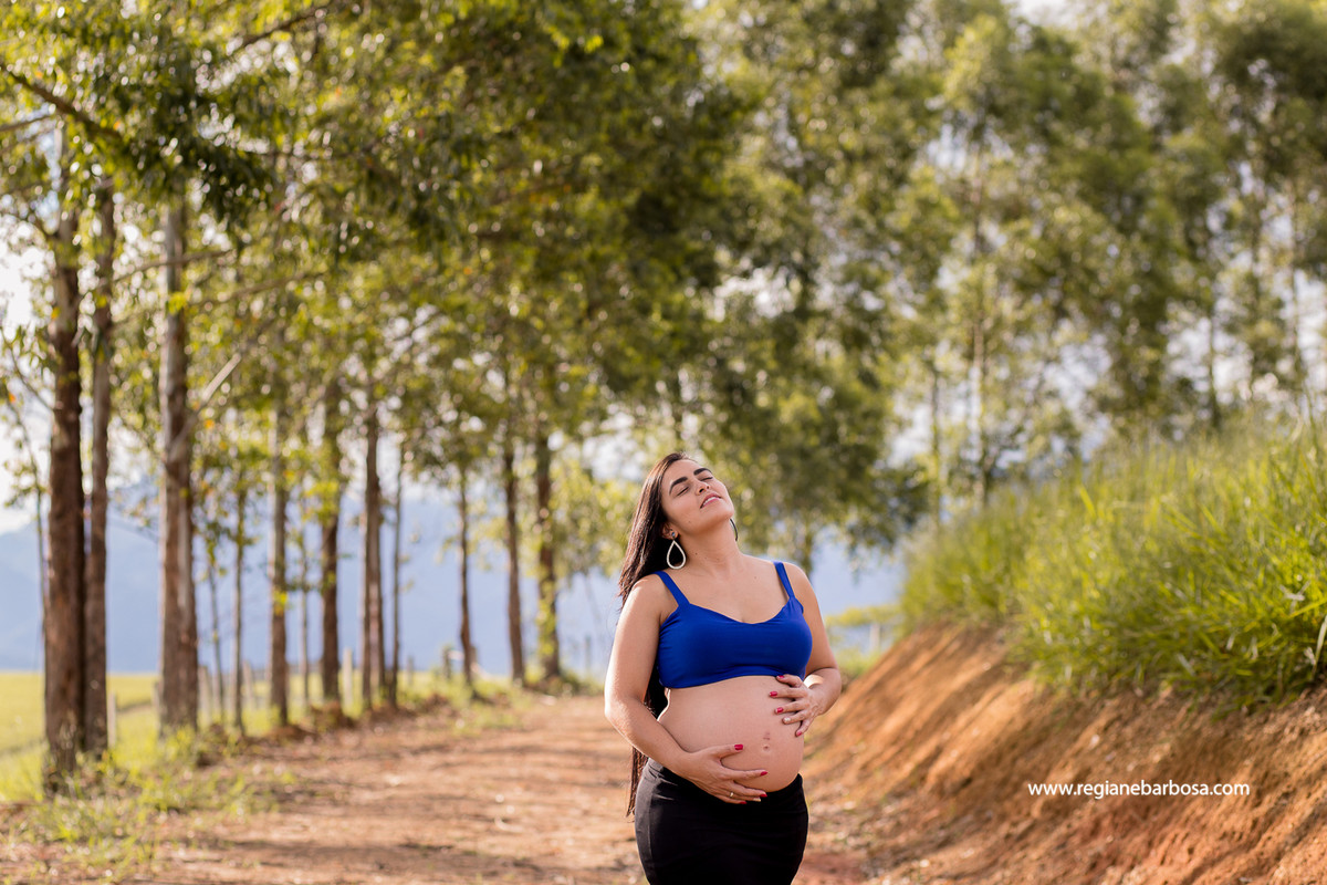 Gestacao fotografia de gestante em cruzeiro ao ar livre natureza espontaneidade regiane barbosa fotografia
