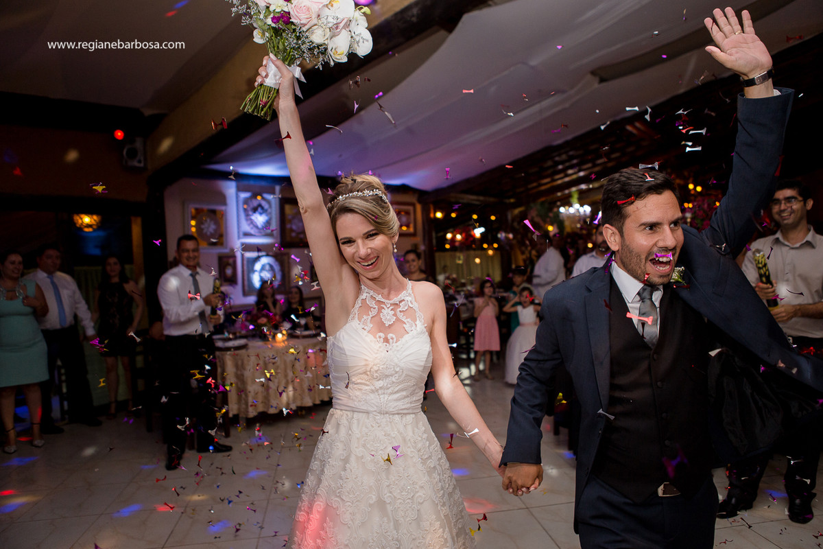 Recepcao recanto VIP guaratingueta Vanessa Buffet decoracao nos rons de rosa flores nobres Regiane Barbosa Fotografia Vale do Paraiba